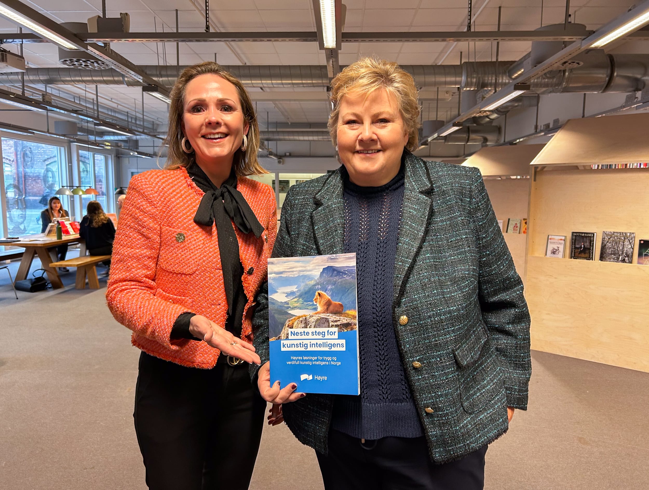 Linda Hofstad Helleland og Erna Solberg.